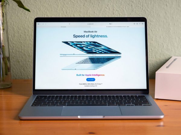 2025 MacBook Air featuring M4 Chip Available for $849 This Weekend