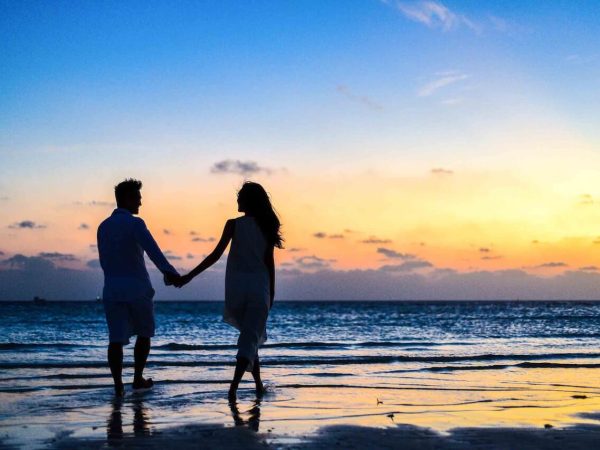 Fall for Love This Fall — Discover the Top Dating Apps for Lesbians