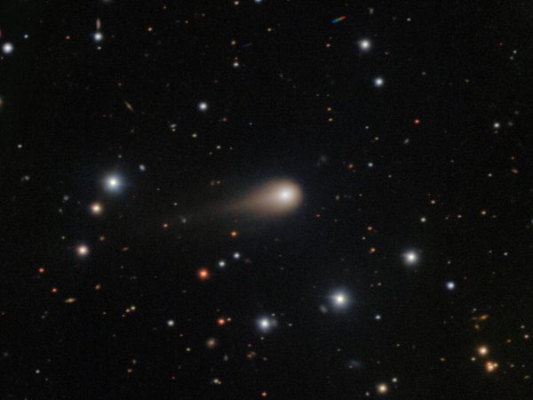 New Finding: Enigmatic Circles of Illumination Link Together in Space