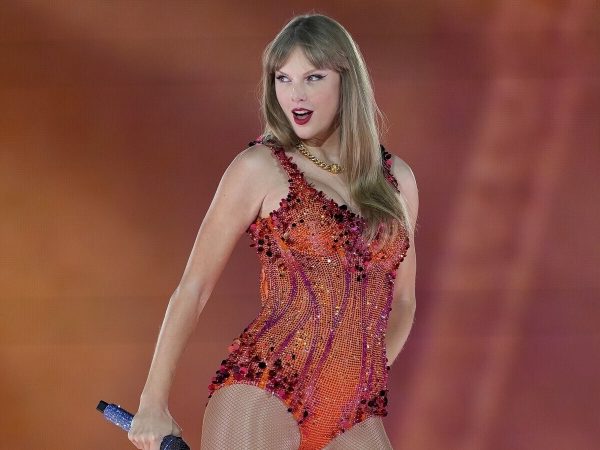 Taylor Swift’s “The Life of a Showgirl” Launches, Splitting the Internet