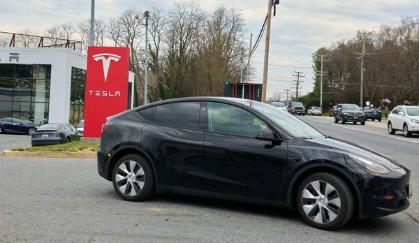 Tesla Earnings Fall Almost 40% in the Third Quarter, Anticipating Additional Decreases