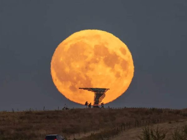 Today’s Lunar Phase: Moon Visual on October 3