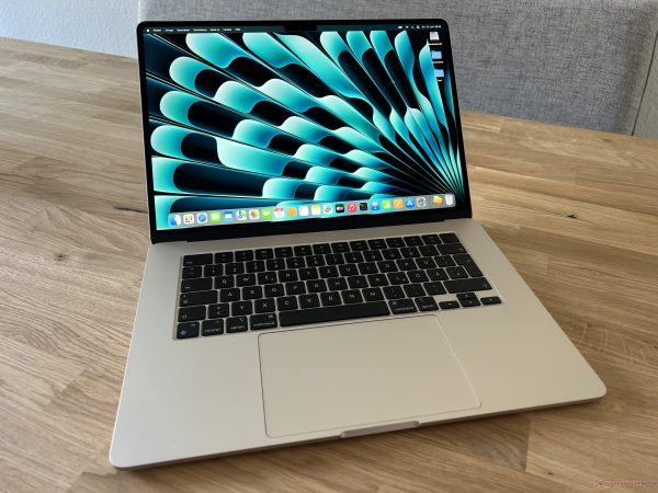 Apple’s M2 MacBook Air Now Offered at a 40% Discount