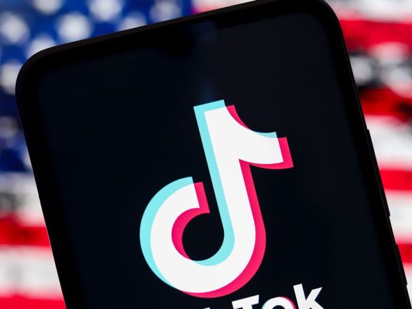 Flip the Camera Phenomenon on TikTok: What It Entails and Why Individuals Are Annoyed