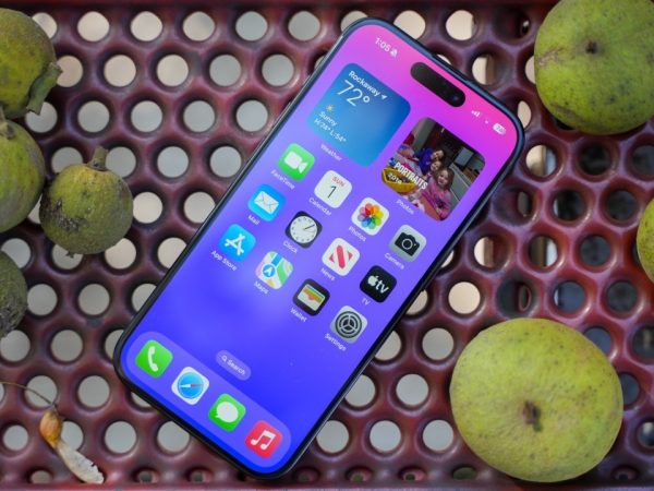 Rumor: Apple Might Substitute Dynamic Island with Under-Panel Camera