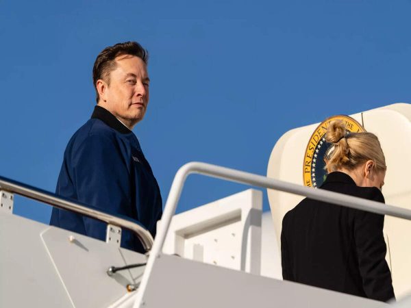 Sam Altman Disapproves of Tesla’s Roadster Refund, Musk Responds