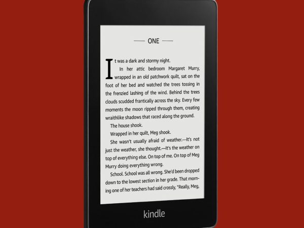 Last-Minute Christmas Present: Save $60 on the Amazon Kindle Colorsoft, Arrives by Dec. 25