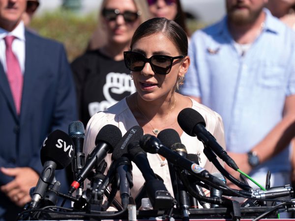 SNL Weekend Update Focuses on Censored Epstein Documents