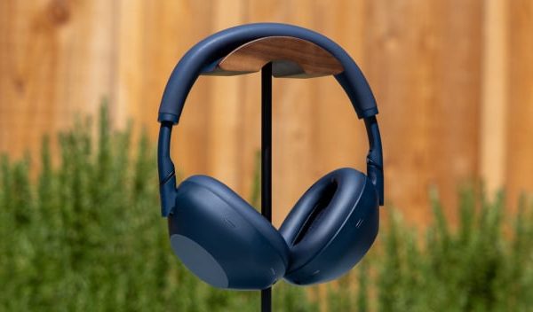 The 11 Top Noise-Cancelling Headphones We Adore and Endorse
