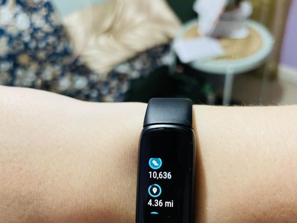 The Fitbit Versa 4 remains available at its Cyber Monday price — enjoy an $80 discount for a short period.