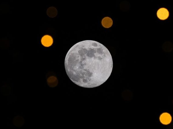 Today’s Lunar Phase: December 8 Visuals