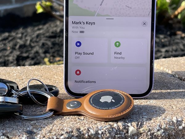 Traveling for the holidays? Get $30 off a 4-pack of Apple AirTags ahead of your trip.