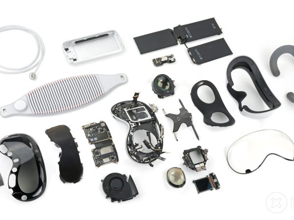 Apple Vision Pro is Struggling: Here’s Why This Is Important