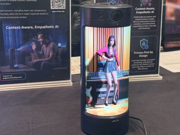 CES 2026: Is a $9,000 OLED Smart Handbag Justifiable?