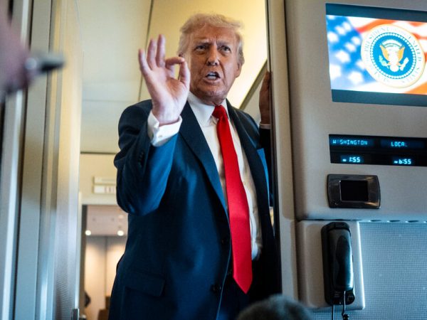 Seth Meyers Condemns Trump Administration’s Reaction to ICE Shooting