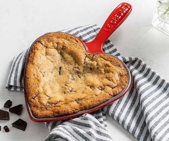 Ways to Get 4 Complimentary Heart-Shaped Bowls at Le Creuset’s Huge Winter Discount Event