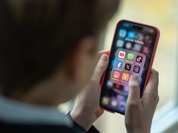 Pinterest CEO Supports Prohibiting Children Under 16 from Social Media