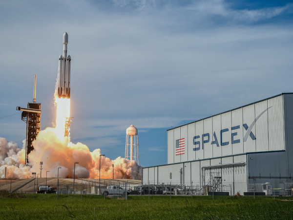SpaceX May Be Considering an IPO with a Bold Fundraising Objective